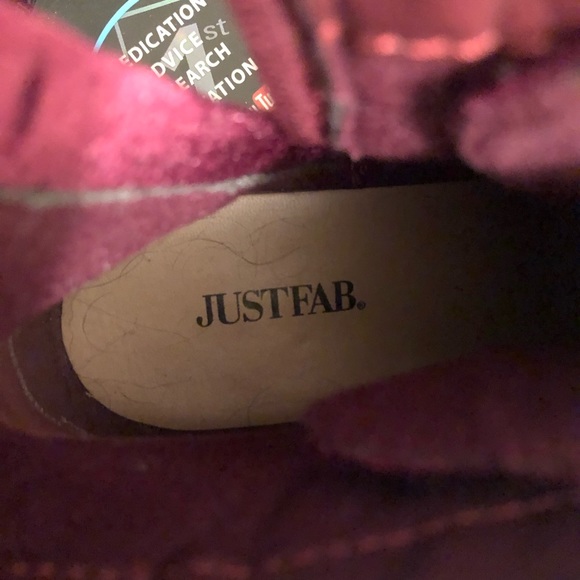 Red size 8 boots - Picture 6 of 6